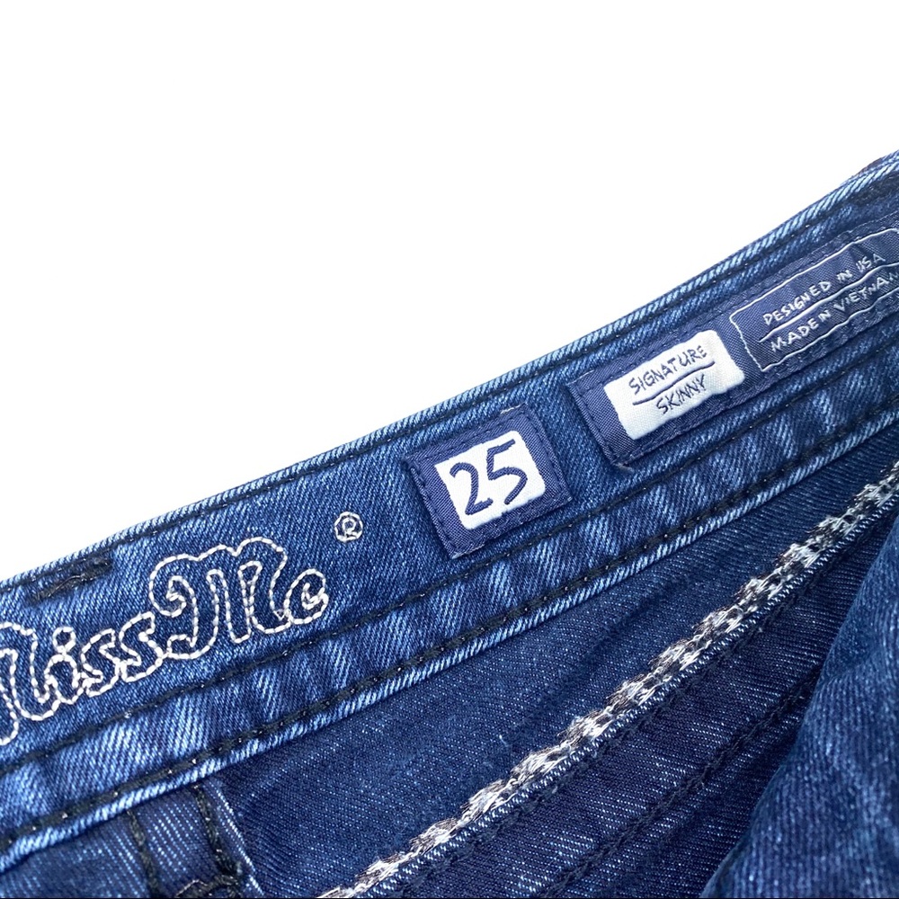 ALL JEANS DISCOUNTED!- Miss Me Women’s Signature Skinny Jeans - Picture 7 of 7